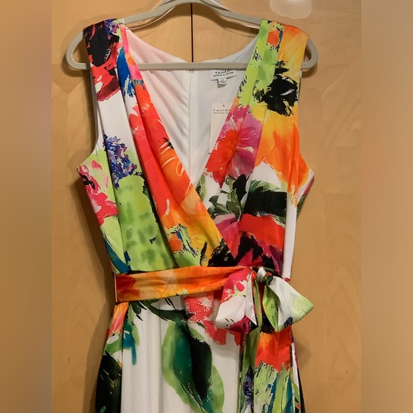 Tahari Arthur S. Levine Flower Bouquet Maxi Dress Sleeveless Size 16 - Picture 2 of 3